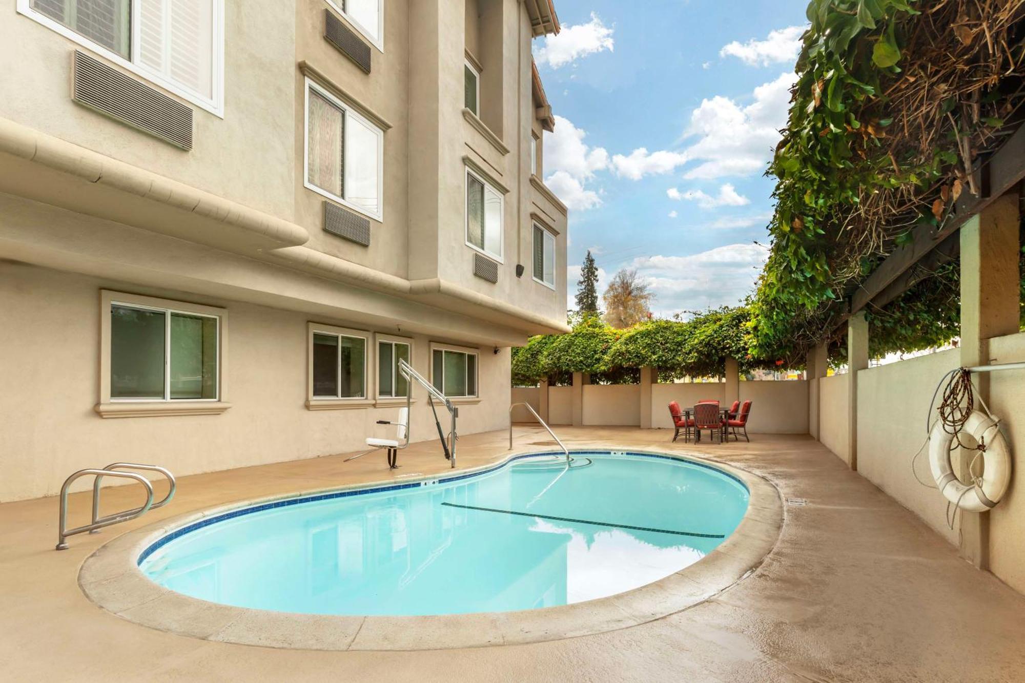 Best Western Plus Airport Plaza San Jose Exterior photo