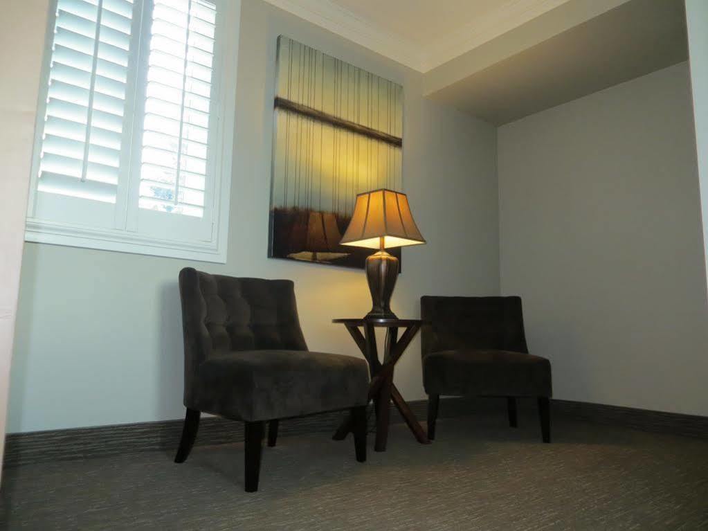 Best Western Plus Airport Plaza San Jose Exterior photo